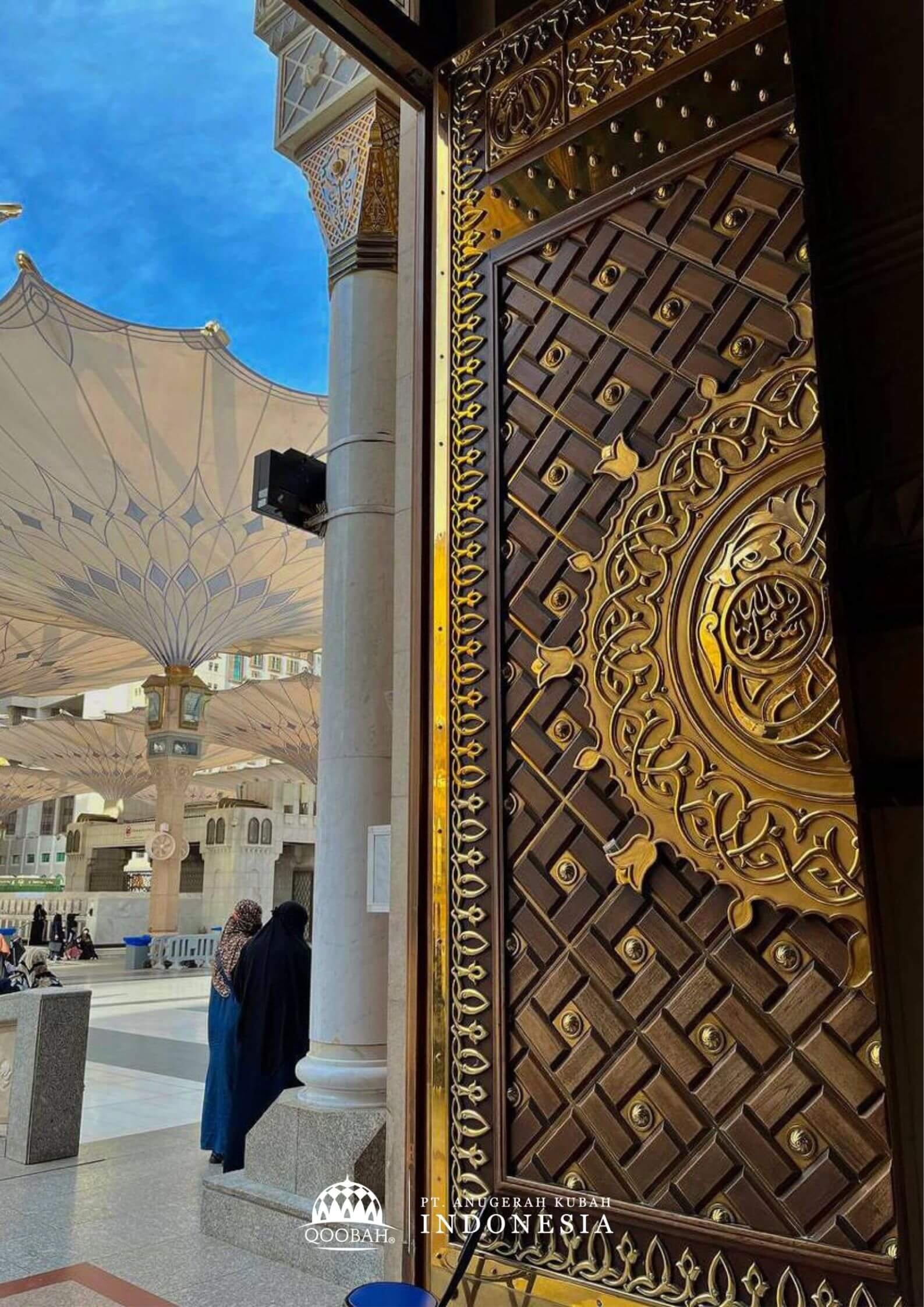 pengrajin pintu masjid nabawi
